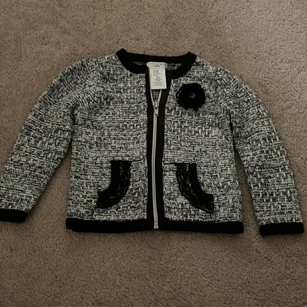 max studios baby sweater size 18 M